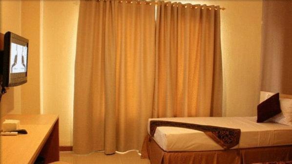 Hotel Delta Sinar Mayang Sidoarjo Szoba fotó